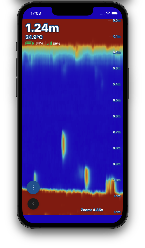 Ecograma real no app Smart Fish Finder: profundidade de 1,24 m, água a 24,9 °C, peixes e fundo destacados em cores de intensidade